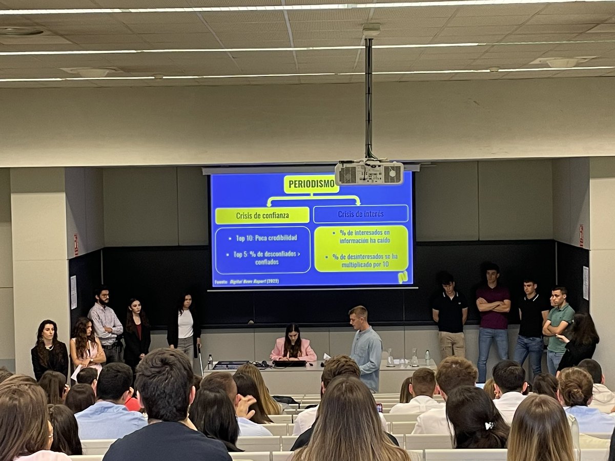 mmalgarra's tweet photo. Comienza la presentación de los TFG de Periodismo de @fcomunav. Presenta su proyecto @niu_fundacion, dirigido a promover la alfabetización mediática y la formación de jóvenes como ciudadano activos. https://t.co/X9AgYCqhLQ