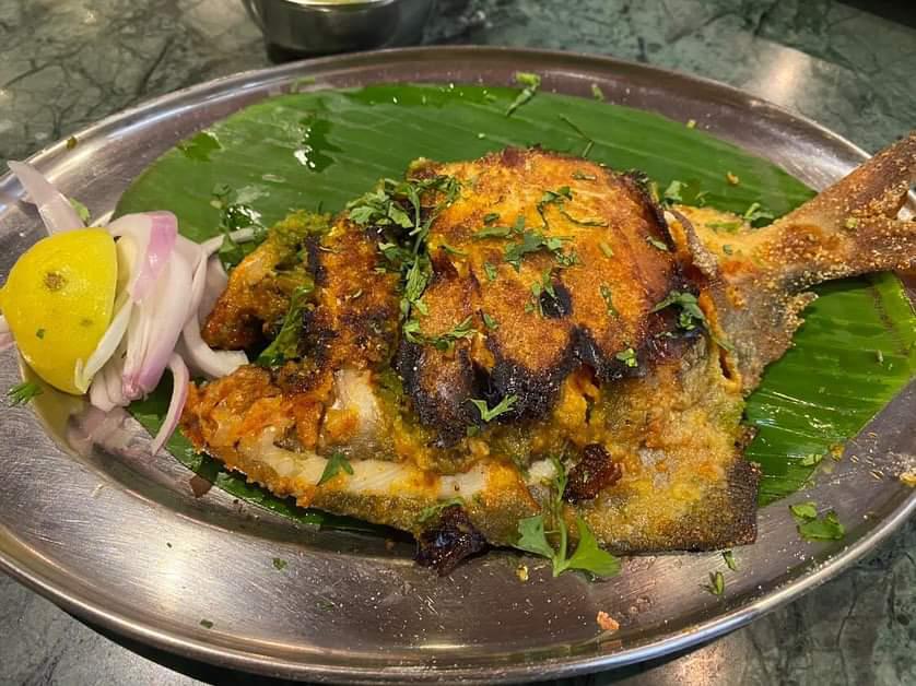 Nav Mejwani fried pomfret #Wednesdayvibe . #maharashtrianfood #friedpomfret