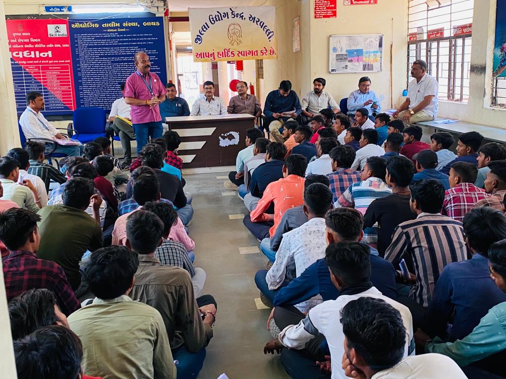 itibayad's tweet photo. ઔદ્યોગિક તાલીમ સંસ્થા બાયડ ખાતે, તા.25 એપ્રિલ, 2023 મંગળવાર ના રોજ જિલ્લા ઉદ્યોગ કેન્દ્ર, મોડાસા દ્વારા સ્વરોજગાર અને  ઉદ્યોગલક્ષી વિવિધ યોજનાકીય સહાય અંગે વિસ્તુત પૂર્વક માહિતી આપવામાં આવી હતી. https://t.co/d7CEIACS12