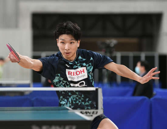 ricoh's tweet photo. リコーで働きながら、実業団選手として「仕事と卓球の両立」を体現し続けてきた、鹿屋良平さん🏓

「ぼくの卓球人生に関わってくれたすべての人に感謝しています」と語る鹿屋さんの25年間が「卓球王国」で紹介されました✨

https://t.co/FagkY9ZtIX

#卓球
（写真提供：卓球王国） https://t.co/0AzaBStGNn