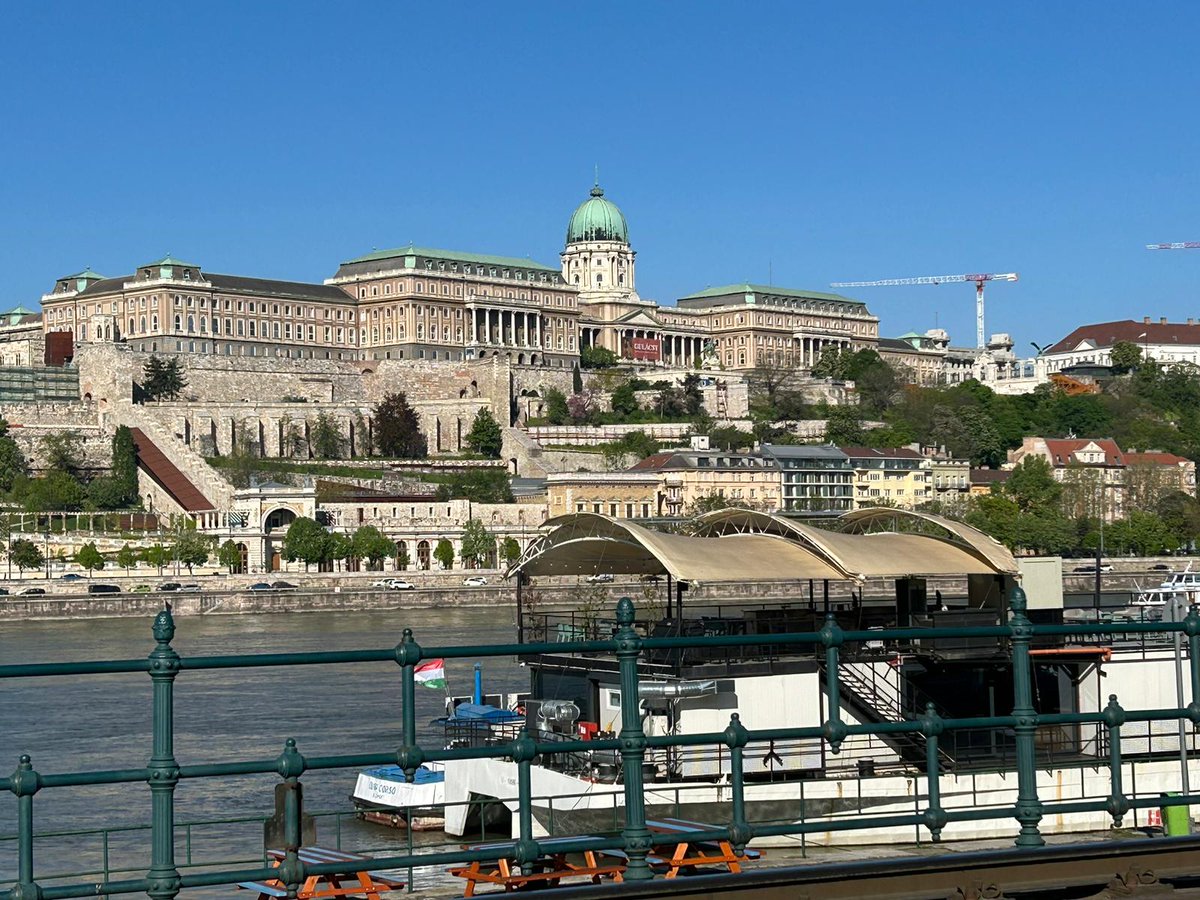 BE_Cluster's tweet photo. 💨 Kicking-off new adventure! #Interreg Central Europe project #BIOECO-UP meets in Budapest to discuss how to move circular bioeconomy forward by designing bioeconomy value chains ⛓ changing consumers' behaviour 🛒 and supporting policy transformation 🔄 https://t.co/gikYFAGjek