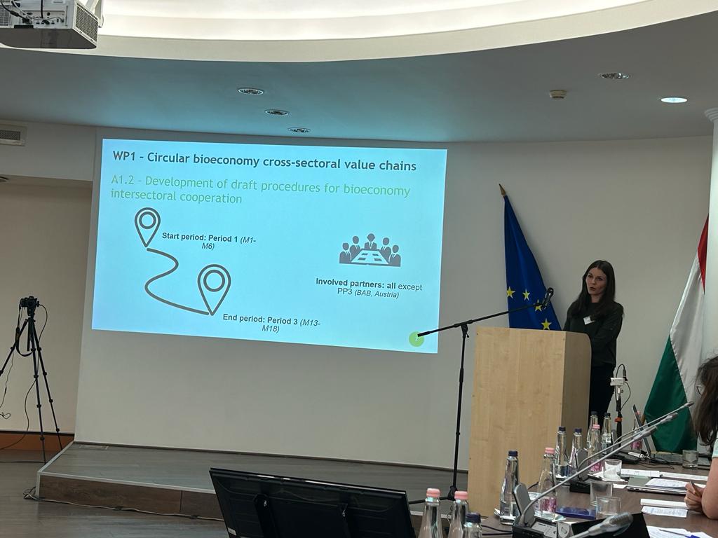 BE_Cluster's tweet photo. 💨 Kicking-off new adventure! #Interreg Central Europe project #BIOECO-UP meets in Budapest to discuss how to move circular bioeconomy forward by designing bioeconomy value chains ⛓ changing consumers' behaviour 🛒 and supporting policy transformation 🔄 https://t.co/gikYFAGjek
