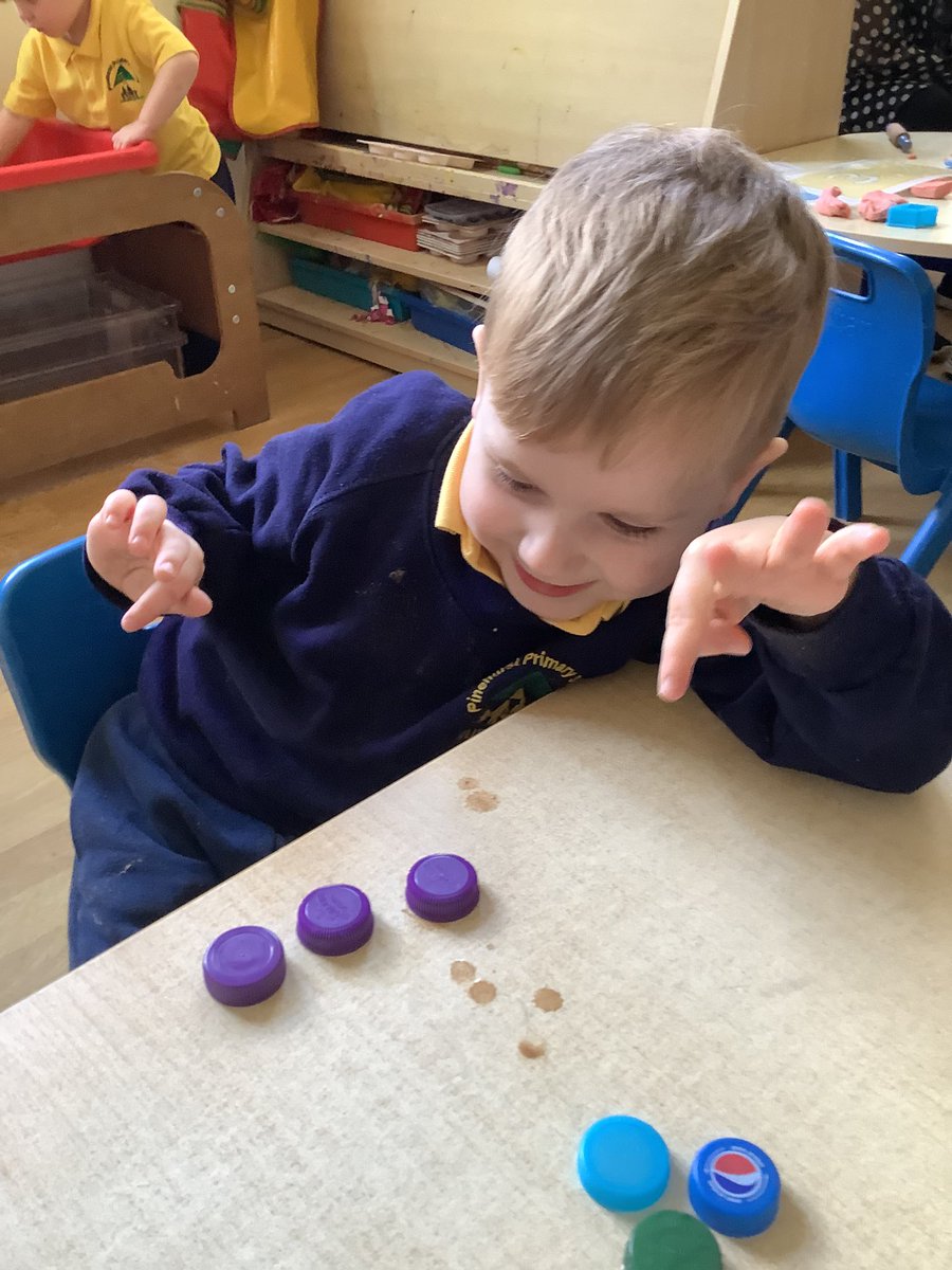 Little Acorns tweet media