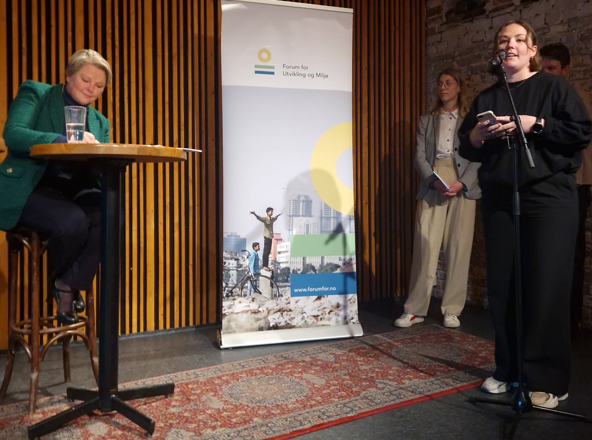 ForUM (@forumnorway) on Twitter photo Uten å ha et reelt, samstemt fokus på matsuverenitet på alle felt, risikerer vi at regjeringens arbeid med matsikkerhet kun forblir symbolpolitikk. <a href="/Spireorg/">Spire</a> #spørTvinnereim: Hvilke tiltak skal regjeringa innføre for å sikre en samstemt tilnærming til matsuverenitet? Uten å ha et reelt, samstemt fokus på matsuverenitet på alle felt, risikerer vi at regjeringens arbeid med matsikkerhet kun forblir symbolpolitikk. <a href="/Spireorg/">Spire</a> #spørTvinnereim: Hvilke tiltak skal regjeringa innføre for å sikre en samstemt tilnærming til matsuverenitet?