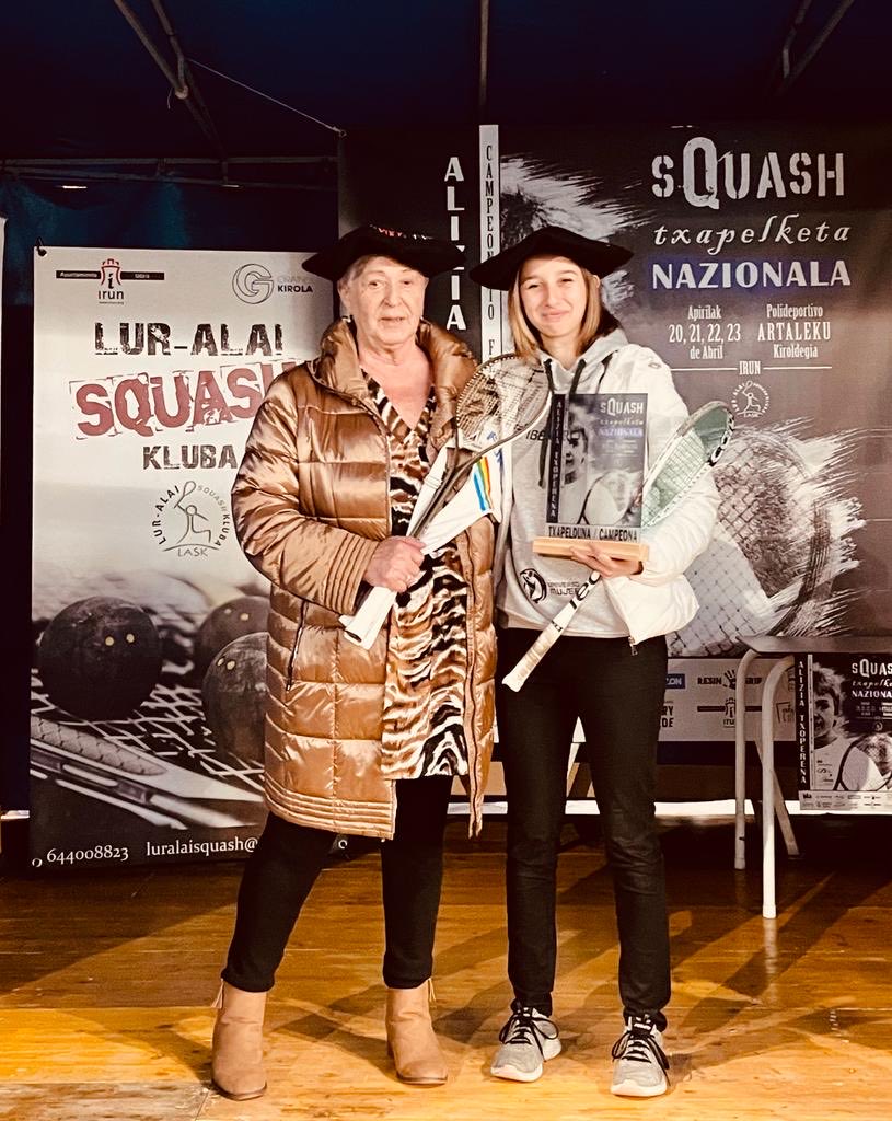 🏐 SOFIA MATEOSEK IRABAZI DU ALIZIA TXOPERENA OPEN NAZIONALA

Finalean 3-2 gailendu zitzaion Mateos Maria Tovar kolonbiarrari

📸: <a href="/luralaisquash/">luralaisquash</a> 

<a href="/antxetairratia/">Antxeta Irratia</a> 

📝kiroletik.eus/eu/sofia-mateo…