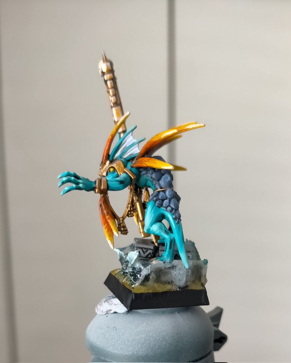 Vecgar's tweet photo. Un chamancito eslizón que he pintado en un par de tardes para que esté bien motivado para participar en el II Corona de Estalia que se celebra este fin de semana.
#retroescalada #retroescaladaabril
#WarhammerCommunity #warhammer #warhammerfantasy
#theoldworld
#seraphon #hl #mdnr https://t.co/i0OnwliPeE
