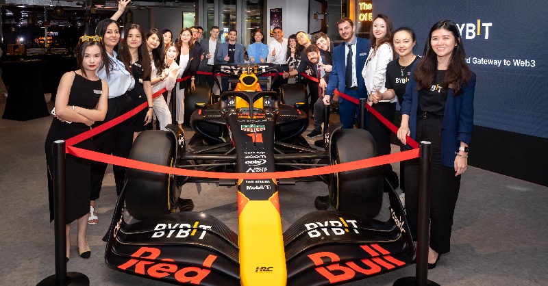 Bybit_Official's tweet photo. #Bybit has taken a big step forward in establishing the UAE as a leading digital hub, now located in Dubai World Trade Centre. 

📚 Read more here: https://t.co/jIYQGGUMWe

📸 #ICYMI: Here are some of the photos captured during the celebration of our Dubai HQ opening!