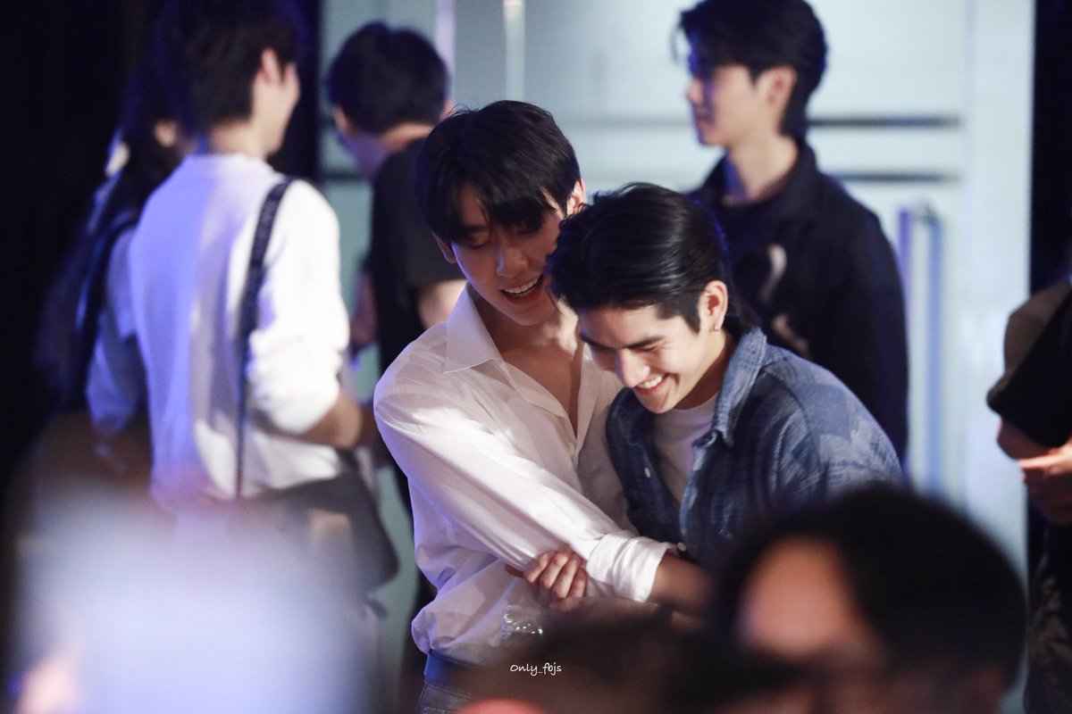 only_fbjs's tweet photo. เฮียบุ๊คแกล้งอะไรน้องป่ะเนี่ย

@kasibook @Sea_tawinan 
#kasibook #sea_tawinan https://t.co/EfopBldHHE