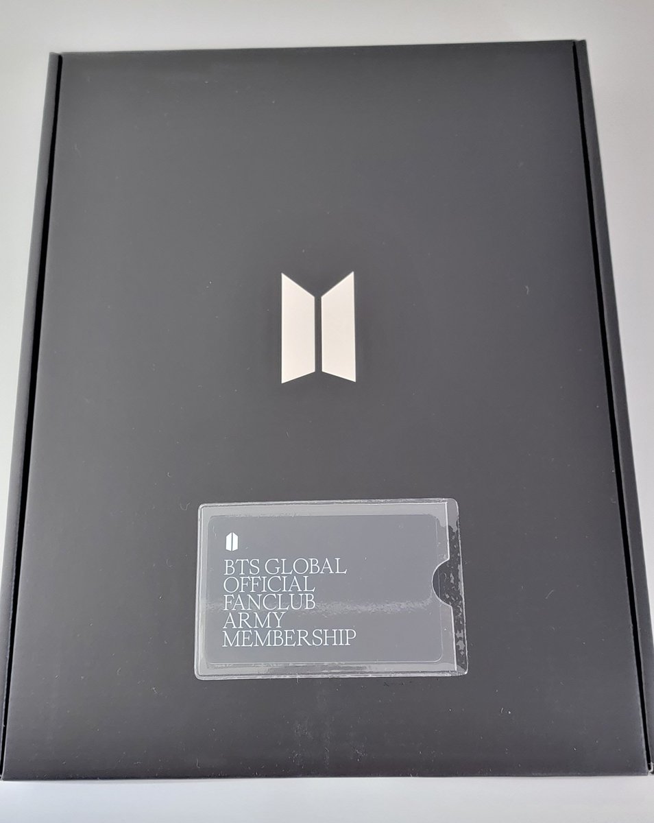 mikarin123091's tweet photo. 去年9月に注文した #ARMYMEMBERSHIPKIT がやっと届いた💜
#BTS #방탄소년단 https://t.co/UjdHdRcxaP