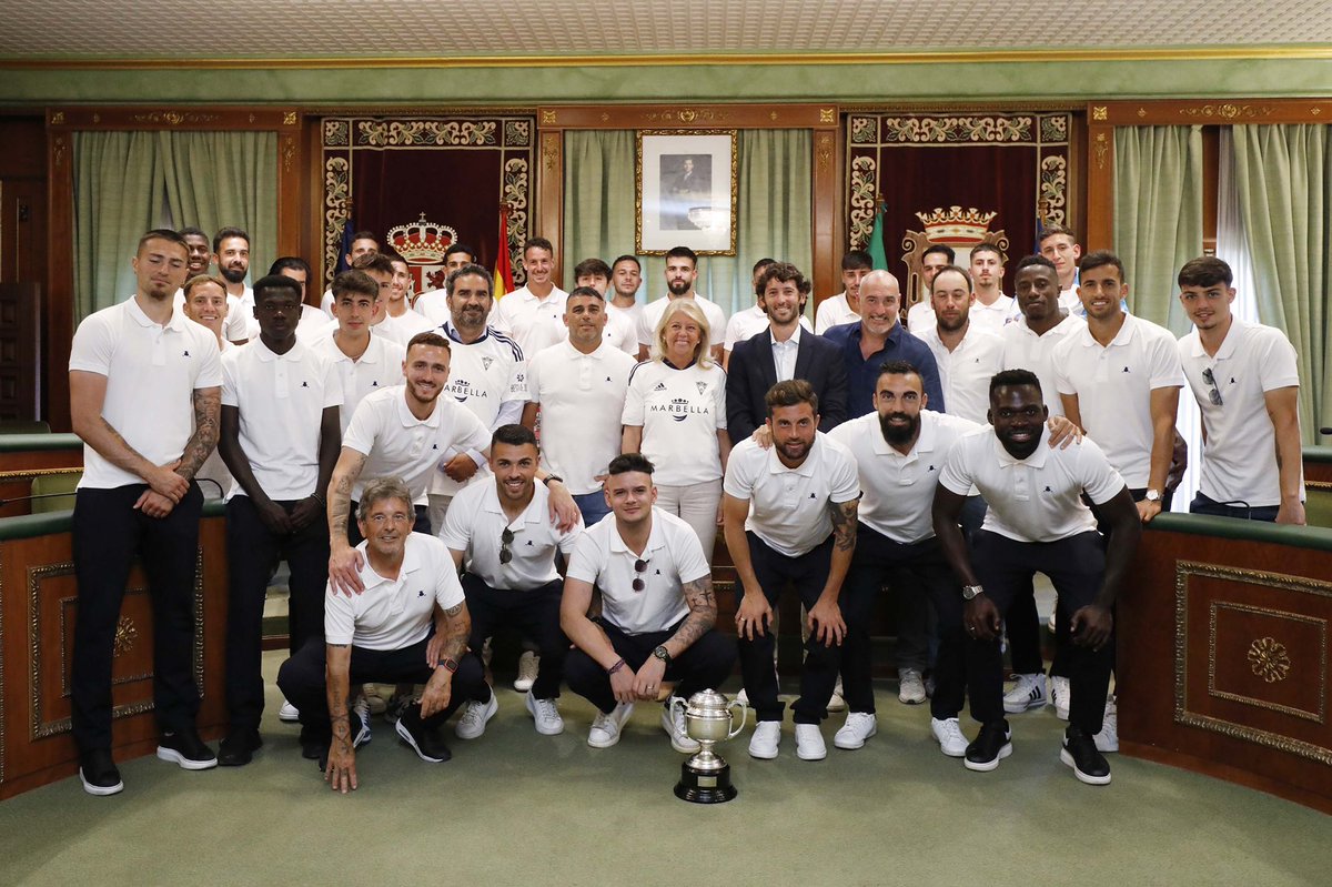 🔎Hoy echamos una ojeada campeón del GRUPO 9 #3FEDERACIÓN  el MARBELLA (162.000 habitantes)  

Conociendo al campeón Andalucía Oriental <a href="/marbella_fc/">Marbella FC</a>

Seguimos pasando la lupa a los proyectos TOP que han ascendido a #2FEDERACION   

HILO (1/12)