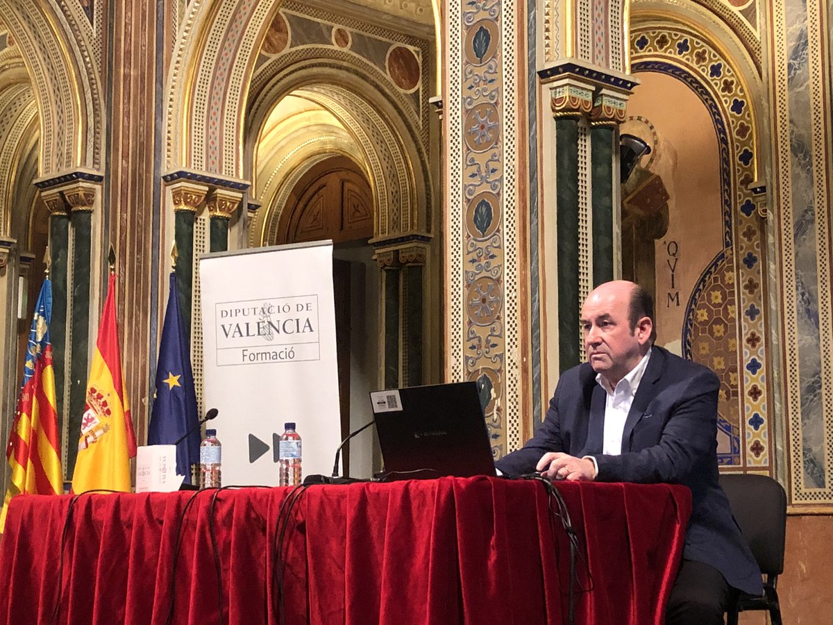 formacioDIVAL's tweet photo. Conferencia inaugural del Módulo 4 de #DIVALDirectia a cargo de @GorritiMikel, responsable de RR.HH. de la Dirección Pública del @Gob_eus. 

🗣 'El futuro del trabajo en la Administración: carrera horizontal, automatización y teletrabajo'.

#FormacióDIVAL ⏩️ https://t.co/FULaEGeA6d