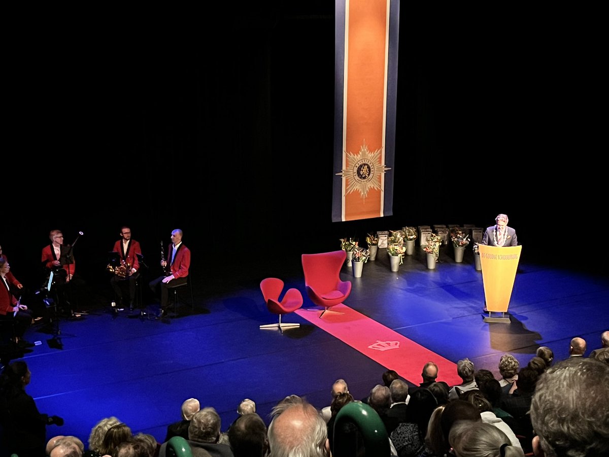 De lintjesregen is Gouda is los gebasten <a href="/GemeenteGouda/">Gemeente Gouda</a> #lintjesregen #koninklijkeonderscheiding