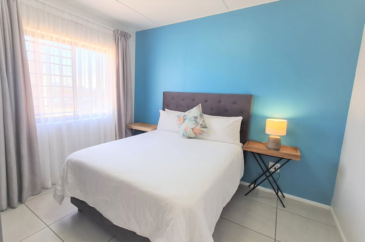 Stay_MINTHotels's tweet photo. It's long weekend time!

Enjoy a relaxing #staycation with fantastic 1, 2 &amp; 3 bedroom Self Catering Apartments at MINT Express Sandton View! 

Book directly on our website and receive 10% OFF!

📲:+27(0)68 563 1581 
📧:sandtonview.stay@minthotels.co.za

#freedomday #workersday https://t.co/4S9yM6yQpy