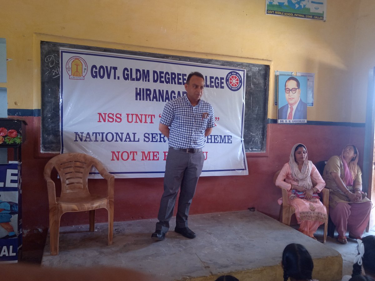NssunitHgr's tweet photo. Day 2 of NSS special camp
@_NSSIndia unit of GLDM Degree college Hiranagar organised an interactive seminar at adopted school GMS Pathwal
@NssrdD @UniversityJammu https://t.co/Z79TnAvrGn