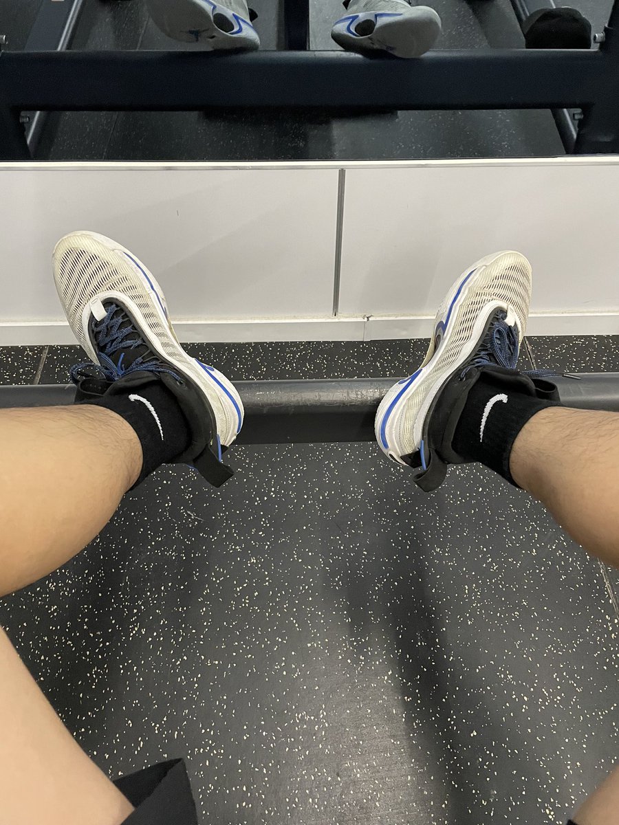 想要狗m老婆，给劳资脱鞋