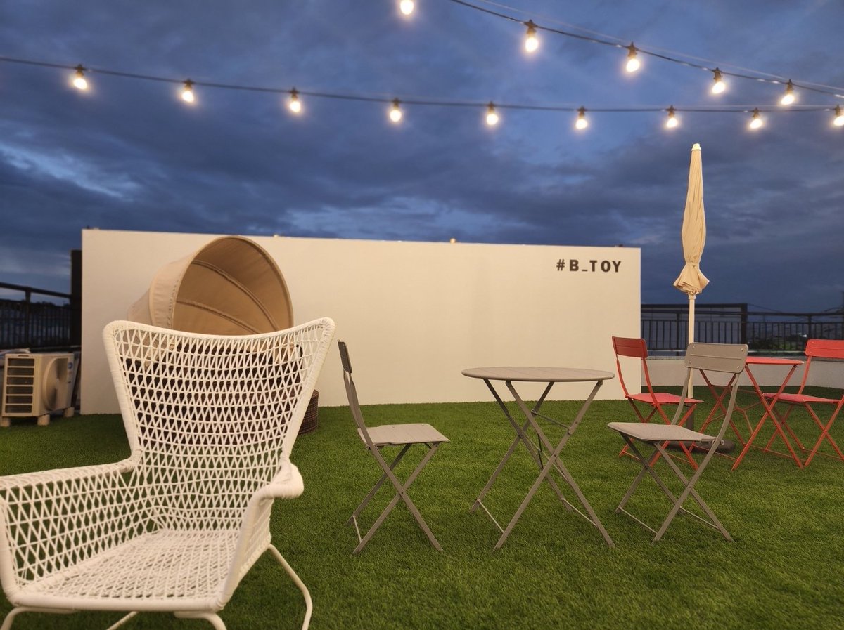 비토이 새로운 포토존이 곧 옵니다 
기대해주세요 🥰
다들 이제 루프탑 오셔야죠? 

❤성인용품은 비토이 B-TOY 
❤ b-toy.kr
❤카카오채널 💟 비토이
#비토이 #B_TOY  #루프탑성인용품점 #김포성인용품