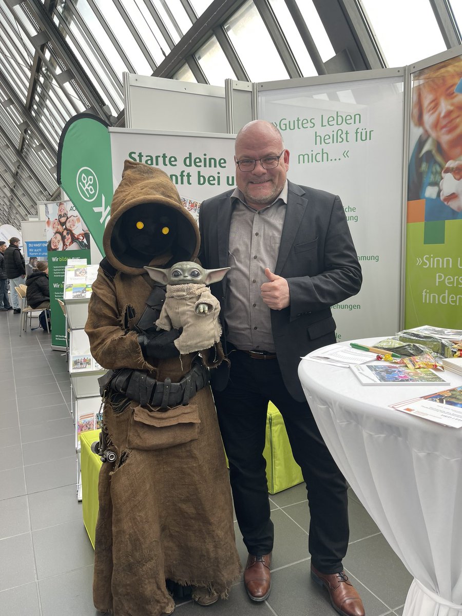 Wen man auf der Ausbildungsmesse in #Gelsenkirchen so alles trifft😉
#MayThe4thBeWithYou