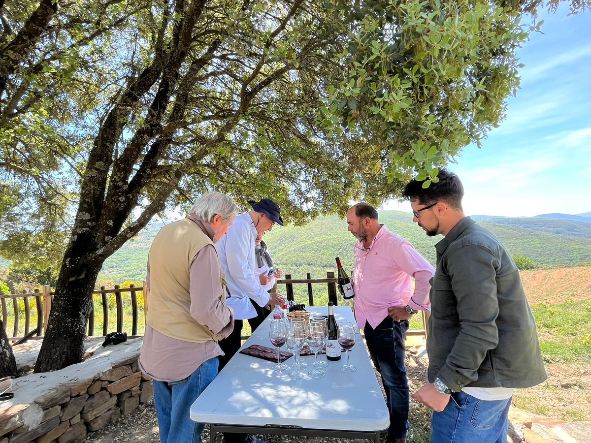 Viaje de prensa de la <a href="/RVSierraFrancia/">Ruta del Vino Sierra de Francia</a> con periodistas del sector pudieron conocer de primera mano las bondades de este atractivo turístico en la provincia de Salamanca🤩
<a href="/dipusalamanca/">dipusalamanca</a>
<a href="/salamancaemocio/">Salamanca Emoción</a>