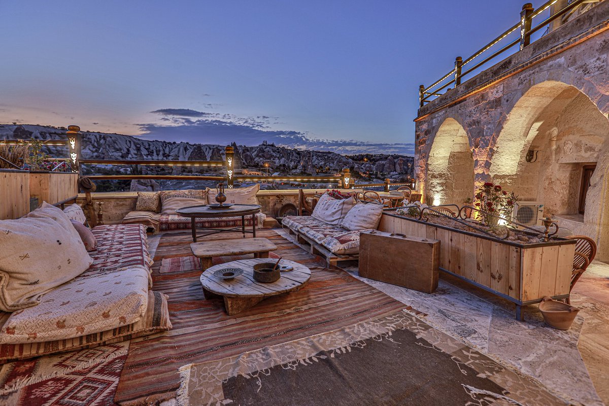 Your honeymoon in Cappadocia!..

Şah Saray Cave Suites 

#Kapadokya #Cappadocia #halal #helal #alkolsüzotel #Ürgüp #Göreme #cappadociahotairballoon #cappadociatours #halalfood #halalhotel #Luxury #Travel #singapour #usa #abd #balayıoteli #honeymoon 

sahsaraycavesuites.com