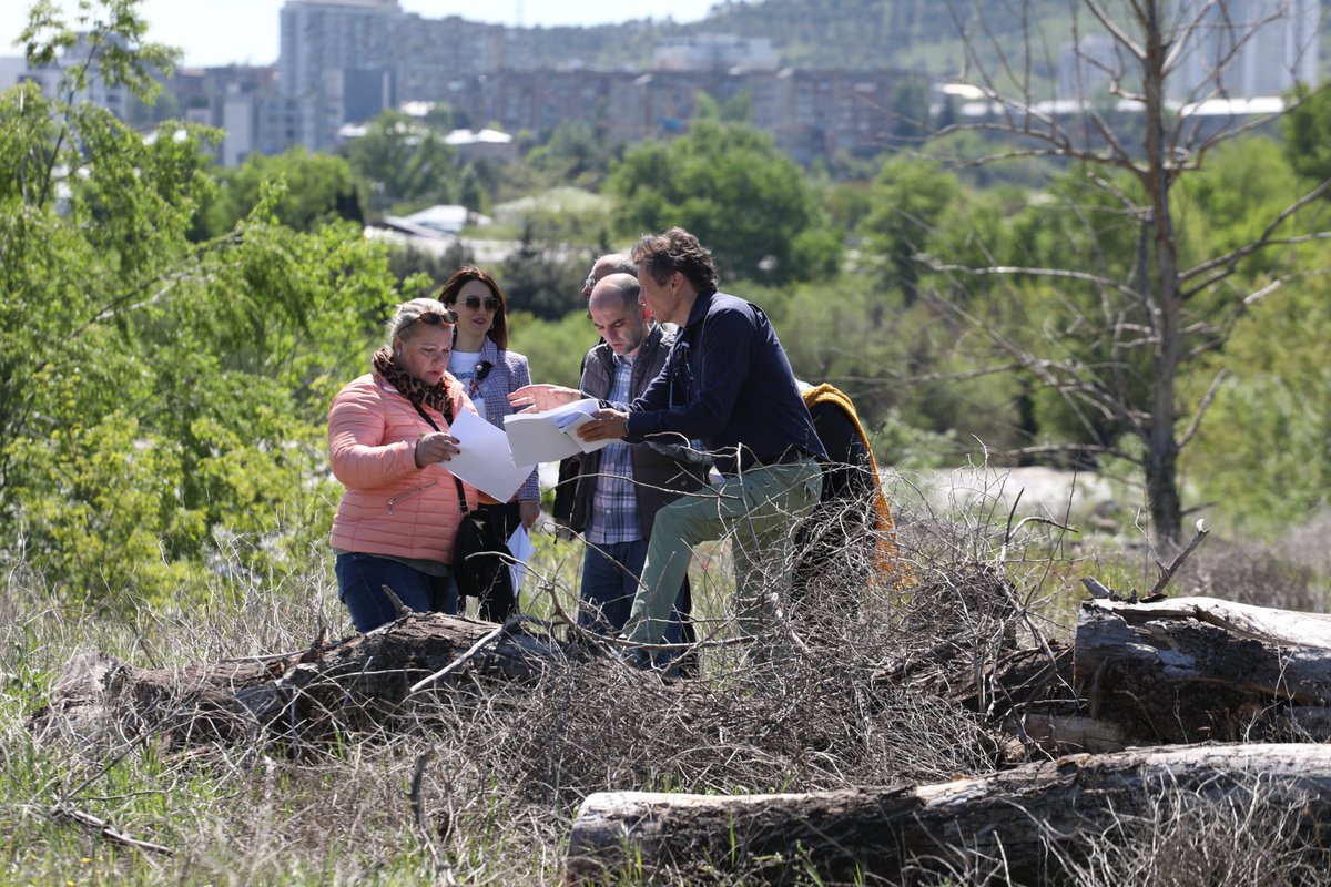 UNDPGeorgia's tweet photo. Dighomi Meadows is #biodiversity oasis in 🇬🇪 capital, threatened by pollution &amp; household waste.
Together w/ @SwedeninGE @agricultureGEO, we invited int’l experts to assess the damage &amp; identify compensatory measures determined by #EnvironmentalLiability.

#GovernanceReformFund https://t.co/bCiGX9uVZp