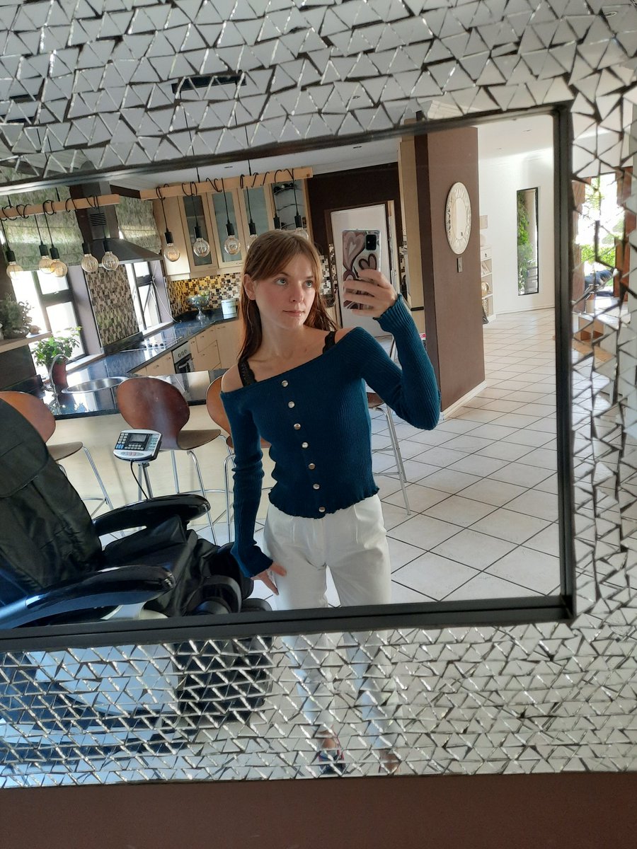 hellswaif's tweet photo. I don't want to work I just want to do what I want all day ! https://t.co/tAs2ShStI8