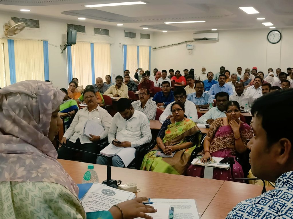 shahezadi_syed's tweet image. I chaired a Review Meeting for the implementation of PM&apos;s new 15 point program with Sri T. Vinay Krishna Reddy, IAS, Sri Apoorva Rao, IPS, SP (Nalagonda), DMWO and Other Dist. level officials at Collectorate, Nalagonda,TS.
@PMOIndia @narendramodi @blsanthosh @AmitShah @NCM_GoI