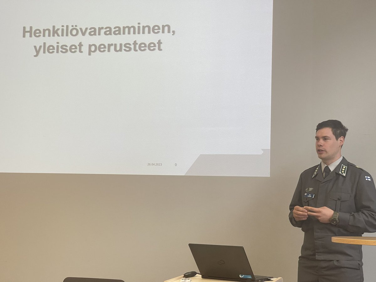 MarkkuJms's tweet photo. #kokonaismaanpuolustus, #huoltovarmuus, #valmius ja #varautuminen ovat hyvissä käsissä ja hoidossa. #HVK järjestää ajankohtaista valmiuskoulutusta eri #pooli’en avainhenkilöille. #osaaminen lisääntyy.
@HVK_uutiset @PousiJouni
#yhdessä @Puolustusvoimat @APurku #maanpuolustustahto https://t.co/H3Xqw86DxT