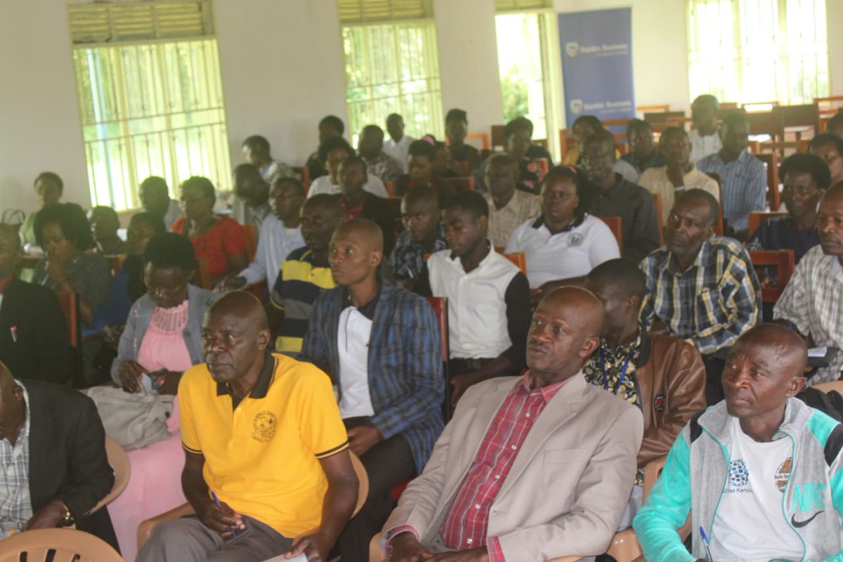 Icon1_Ug's tweet photo. https://t.co/DxlK7jhuA0 join us online as @stanbicug takes us through a financial literacy training @eirakaradio1 @Ibanda_Uni @Project500kUG @TheSimbaGroup @NaturindaSyliv3 @AlimpaJackline @nida_kamaal https://t.co/poC8GJ0xeY