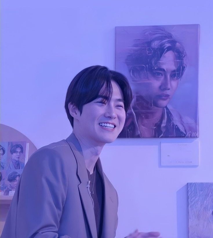 SUHOLOOK's tweet photo. Self Portrait SUHO has a special place in my heart. 💜✨️ https://t.co/OSPV9AZjTb
