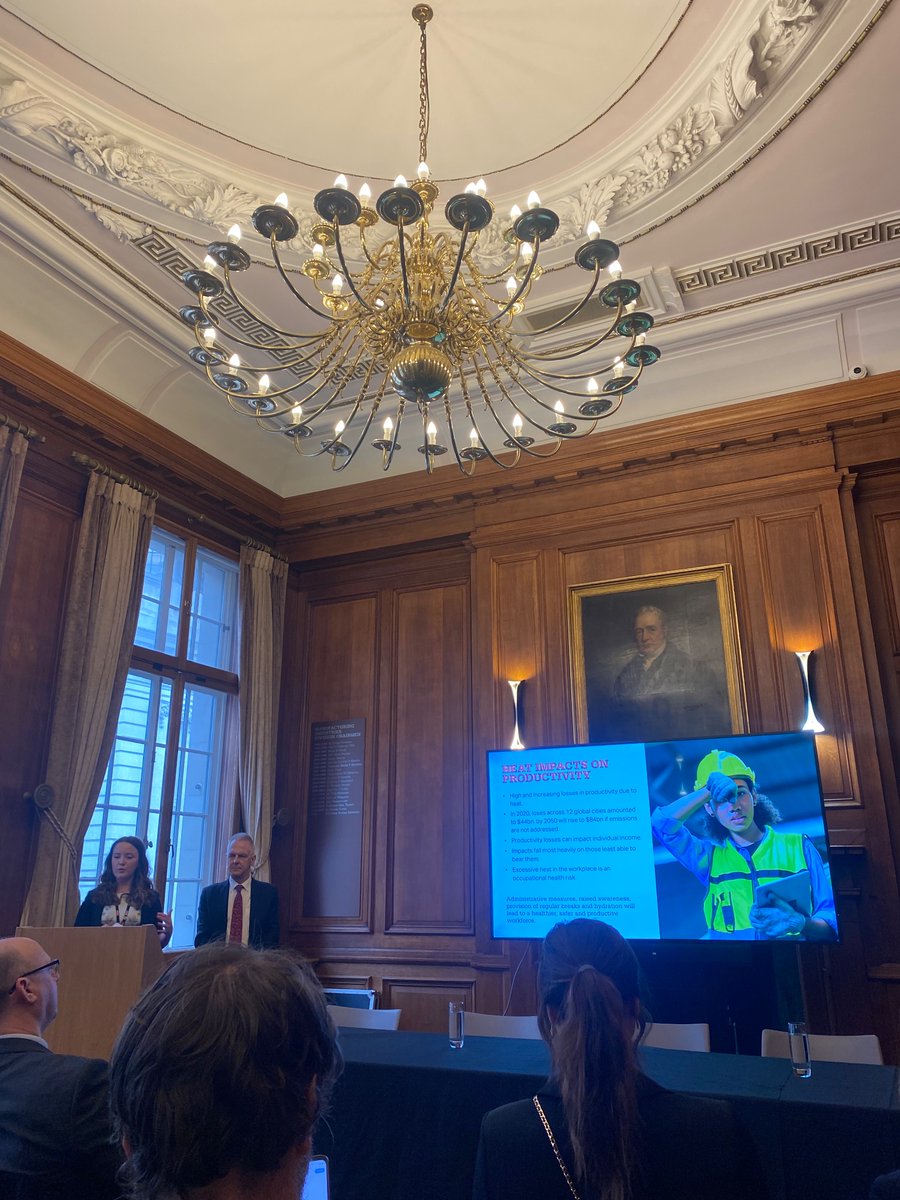 LauraHall1995's tweet image. Great to be at @IMechE discussing the need for further adaptation to protect us from rising temperatures resulting from climate change 🌎hearing from experts including @laurajokent @DrFox_Tim #AdaptingtoHeat