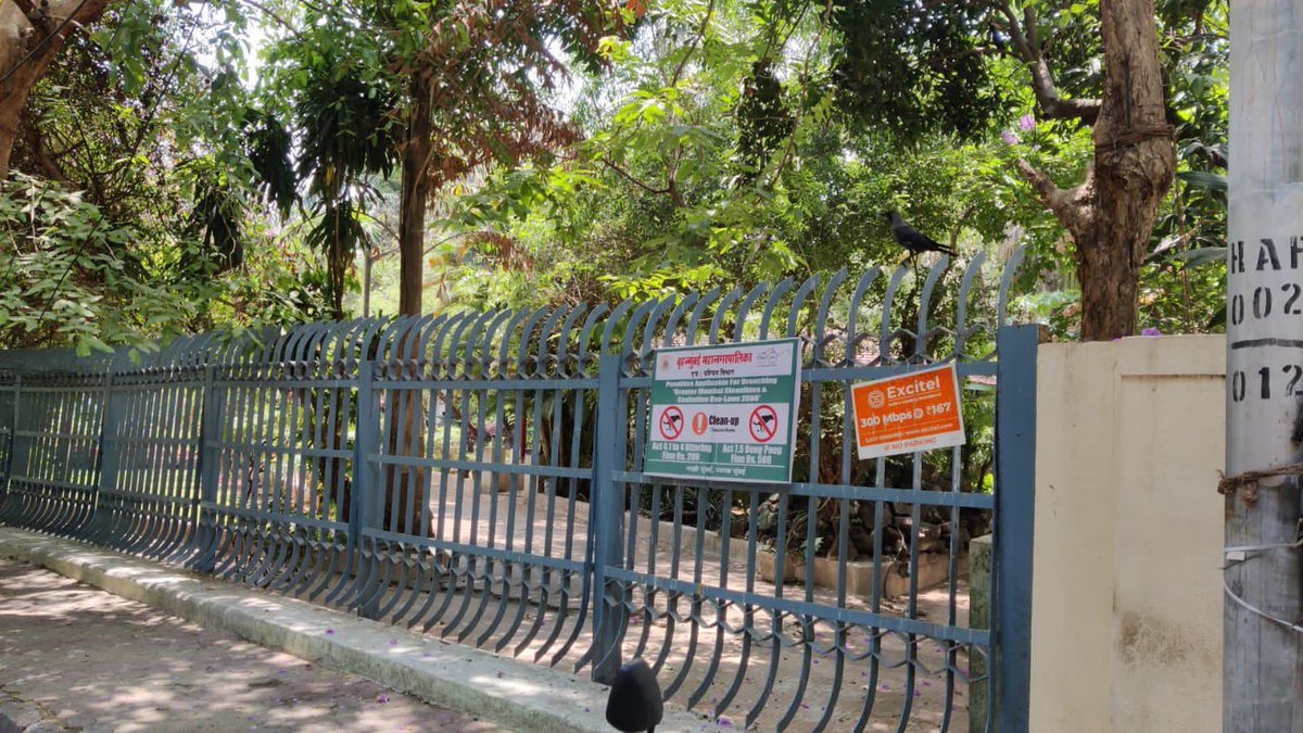 perrycrossalm's tweet photo. @Asif_Zakaria @mybmcWardHW @mybmc @CommunityBandra @bandrabuzz sign boards put up on Perry Cross Rd (north) to encourage residents &amp; dog walkers, to pick up after their furry friends! Thank you @Asif_Zakaria for immediately responding to our request &amp; making this happen! https://t.co/Lx4M0xp2Tg