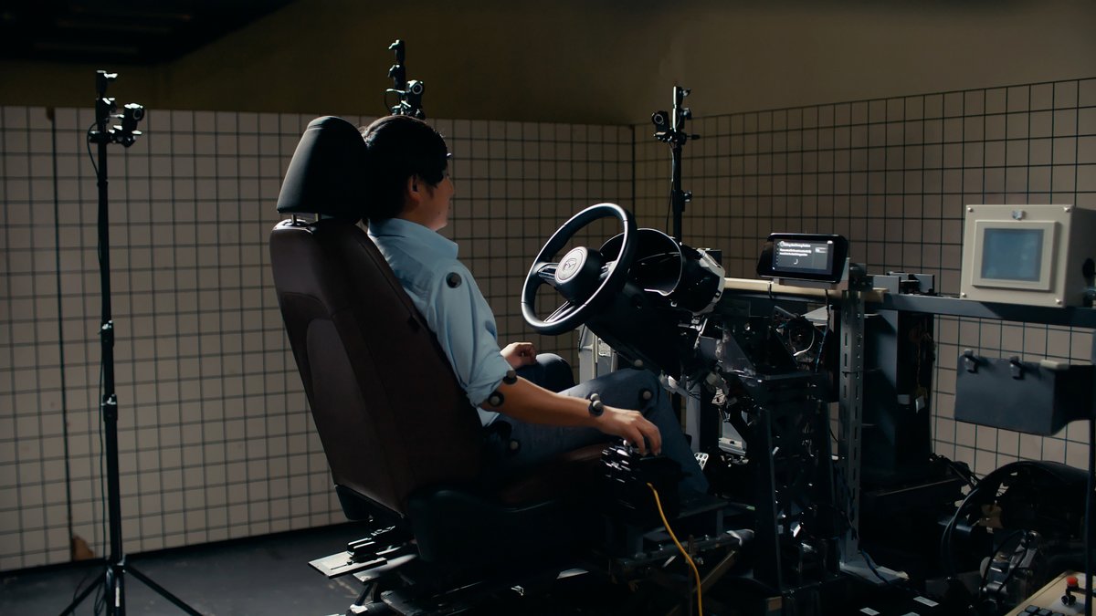 Mazda_PR's tweet photo. #CX60 に搭載された新機能「ドライバー・パーソナライゼーション・システム」
最先端の顔認証技術を駆使し、ドライバーに最適なドライビングポジションを提案します。

デジタルマガジン春号にて、この機能について開発者にインタビューを行いました📹

詳細はリプライからご覧ください🔽 https://t.co/GAKPjYStKk