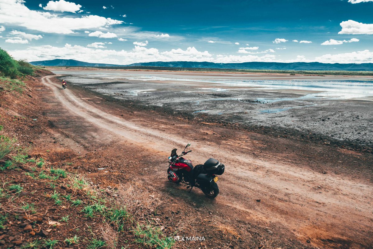 rex_maina's tweet photo. MAGADI THREAD
A land so beautiful yet so hostile,a private in collaboration with locals have made it a nightmare for ordinary citizens to access even towns beyond Magadi, for us creatives,we are simply banned, i wonder, what are they hiding ?
#BikerSpaceKe https://t.co/1pEVeeGg16