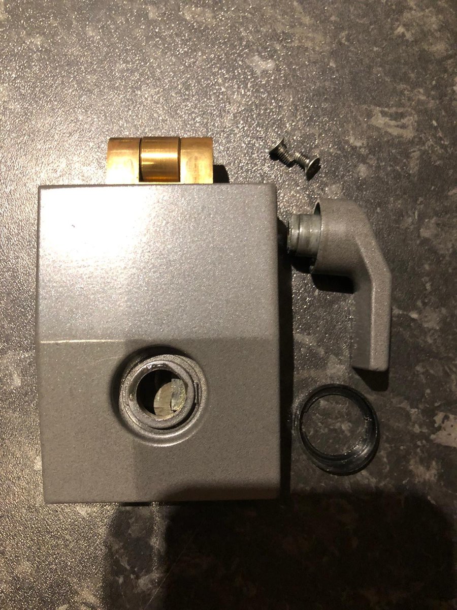 Nothing lasts forever, but people keep asking "how did it break, it was fine yesterday". Call us to change or service your old locks to ensure this doesn't happen to you - would be a shame to get locked in. 
bit.ly/3Kad3t1 
or call us on 0203-151-0531
#london #locksmith