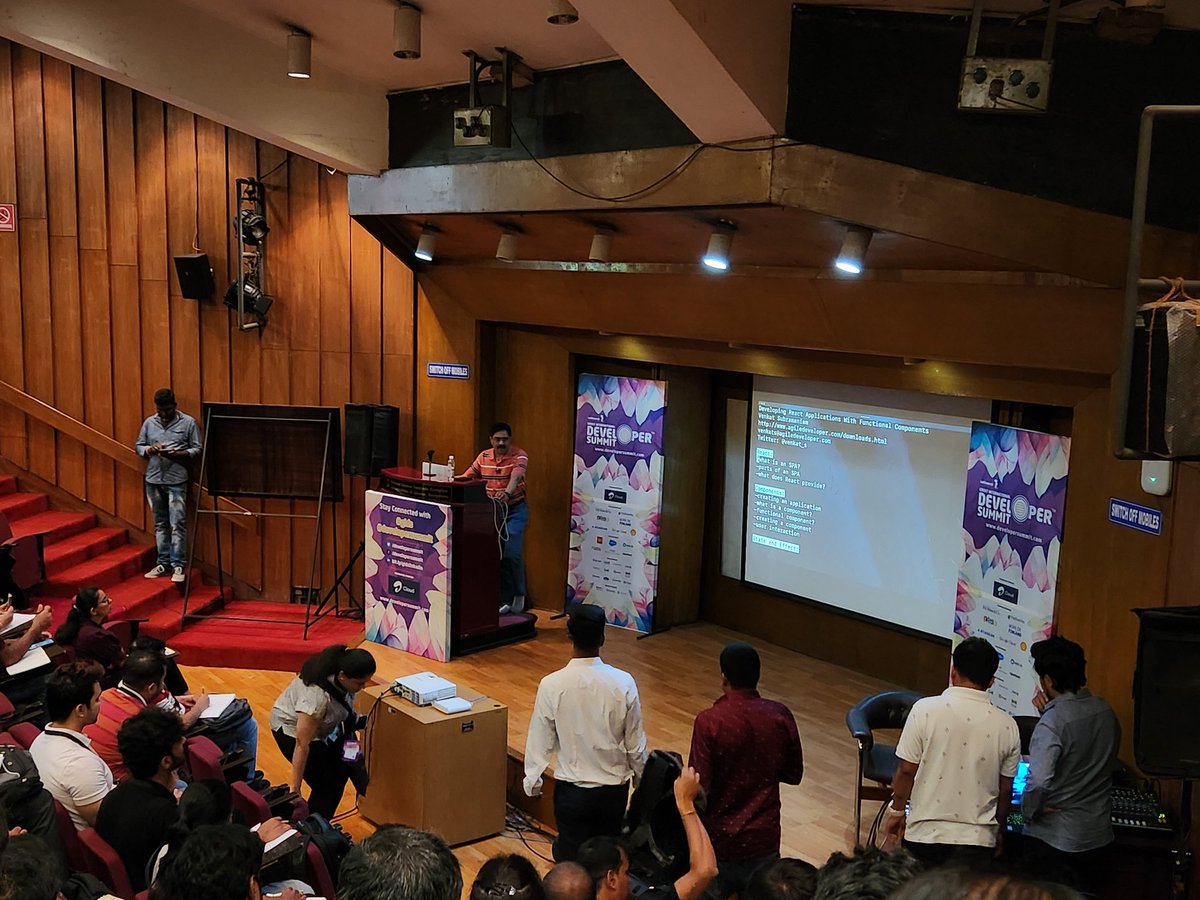 Sonal_Raval's tweet photo. @developersummit @venkat_s Super excited for Venkat Sir's React Session #gids #developersummit https://t.co/wXNDkvllp8