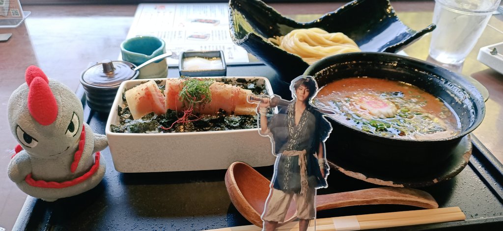 eleanor_yoko's tweet photo. 焼き鳥とか屋台に行きたかったが、夜しか営業しない店ばかりで今回は残念だったです。また今度side BBの時に行ってみるしかない
今回 #博多グルメ統一　最後にしたのは元祖博多めんたい重でした。

おまけに昼間の　#ATCITY
博多座楽しかった🥰 https://t.co/QuYDv7bIgI