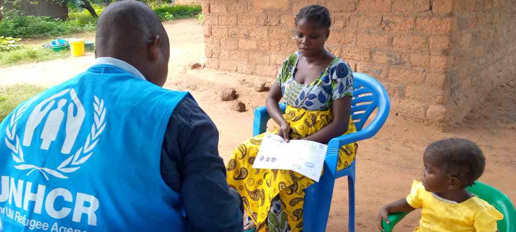 UNHCR_DRC's tweet photo. 📍Haut Katanga #RDCongo 🇨🇩

#UNHCR provides financial support💰to returning refugees to ensure they can meet their needs with dignity.  

✅An important part of this process includes our protection officers closely following up to make sure the assistance is effective. https://t.co/FZPJI8Yqut
