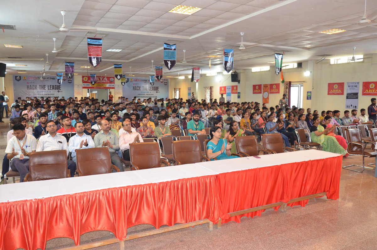aryacolleges's tweet photo. #AryaCollege, Jaipur Organized a #CareerCounselling & #GuidanceSession on Future Scope in #IndianAirForce on 26th April, 2023 at #Arya1stoldcampus. Squadron Leader Mr. Amijeet Kumar guided & aware the students regarding Jobs and Career Opportunities available in Indian Air Force. https://t.co/pCupOH5u2A