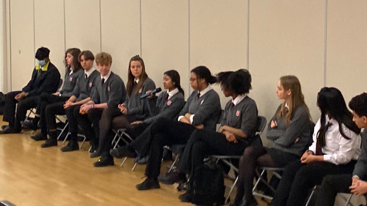 stcyres6th's tweet photo. Great questions from the floor and some fantastic responses from all the Senior Student candidates in today's Hustings. #stcytreschat #Classof2024 #SeniorStudents #amazingcandidates https://t.co/tcSr3VL6EY