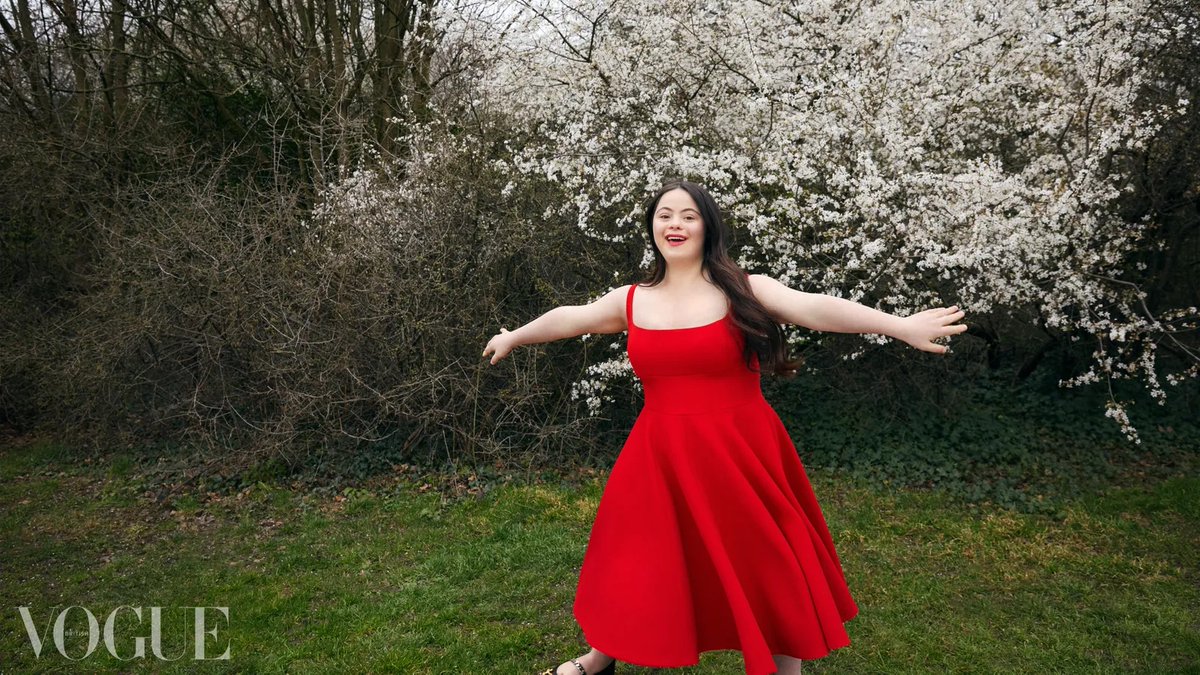 BA (Hons) Commercial Photography graduate <a href="/AdamaJalloh_/">Adama Jalloh</a> has shot <a href="/BritishVogue/">British Vogue</a>'s May 2023 disability-focused cover story, Reframing Fashion 📸 

Read more: vogue.co.uk/article/vogue-…

Image credit: British Vogue | Model: Ellie Goldstein | Photograph by Adama Jalloh