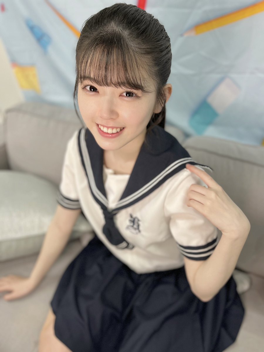 アイドルデビューを発表してから初めての宿題チェキ✏️📖 記念すべき