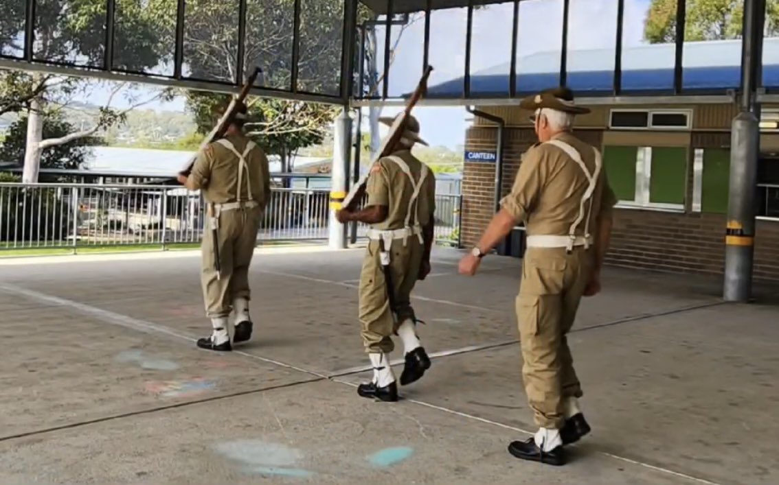 SCHOOL ANZAC DAY SERVICE //
Today, we commemorated ANZAC Day with our very own school service lead by our student leadership team. Students continued learning about the significance of ANZAC Day in their classrooms afterwards. Lest we forget.#Biddabahps