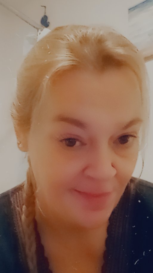 LilaSunshine3's tweet photo. I really want to bend you over,  so that I can use you for a foot rest and let you smell my stinky feet while I'm resting my feet on you. 

$goddesslila7 ~cash app
@lila-sunshine2020 ~Venmo

Findom Femdom Goddess https://t.co/iMjwFAOMpE