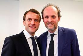 Carene1984's tweet photo. Petite leçon de propagande :
1 Jean-Marc Dumontet, ami de Macron, président de la cérémonie des Molières permet à la ministre de la culture de sortir de l’ombre lors d’une mise en scène grotesque.
2 Les médias aux ordres font l’éloge de son intervention
3 Hanouna dénonce la supercherie
