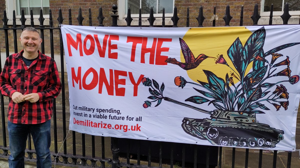 Just a glimpse into some #GDAMS actions in the last few days: NYC, Seoul and London.
And there's almost 2 more weeks to take action!
#WarCostsUsTheEarth