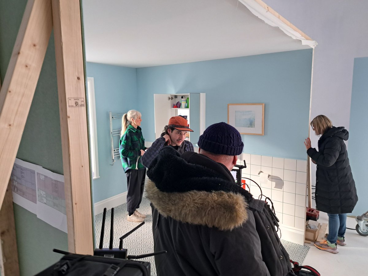 Fantastic day filming on set yesterday🤩
#ComingSoon #Watchthisspace 👇👀