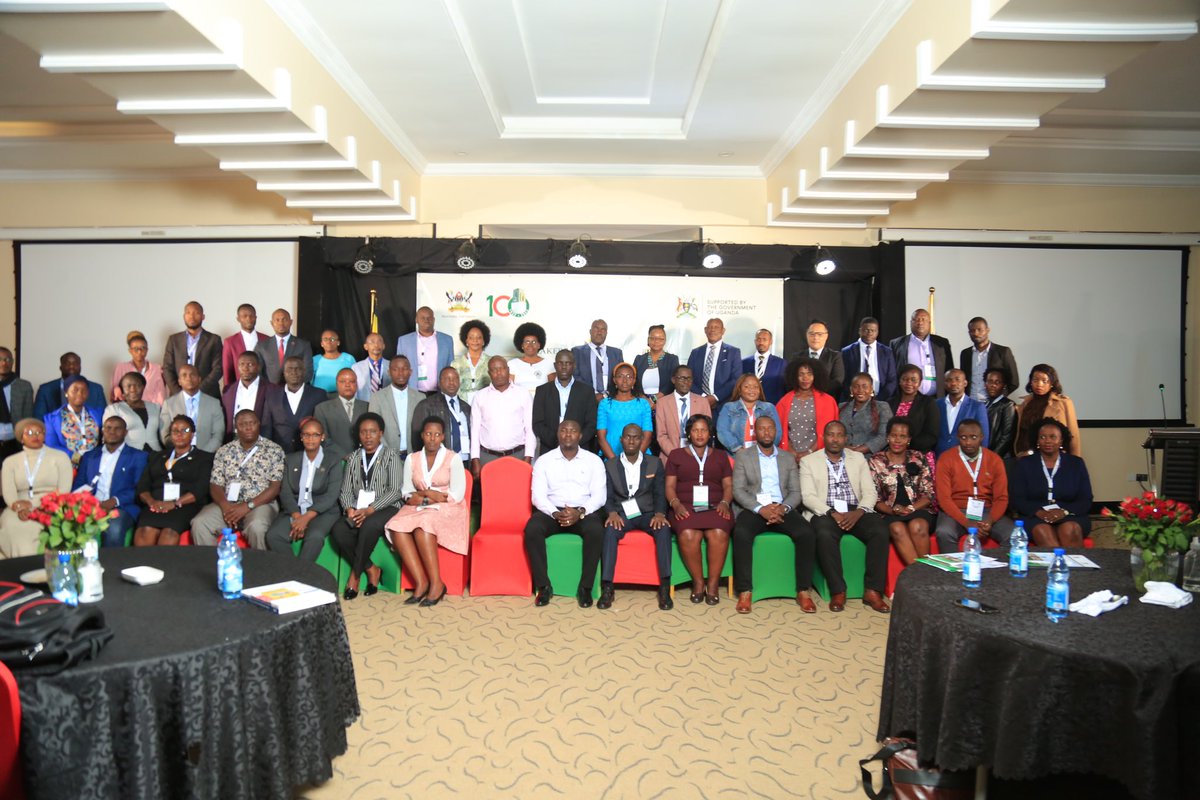 RIFMakerere's tweet photo. Group Photos:
1). Mak-RIF team , @Makerere VC.
2). All partipants from todayโs High Level Breakfast meeting to share the Achievements of Makerere University Research and Innovations Fund (MakRIF) . #MakResearch https://t.co/GWmbcDynxn