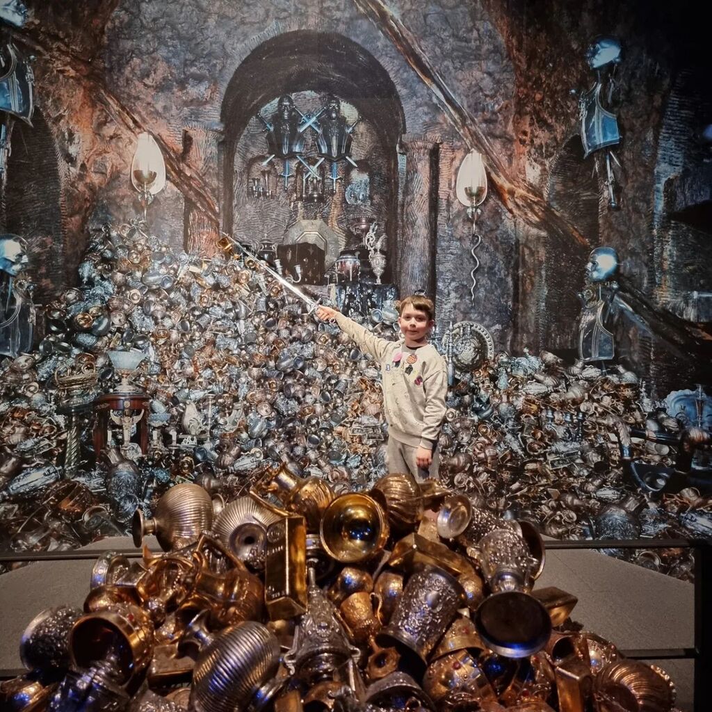 Almost a month ago Arlo turned 8! I'm clearly not as hot on sharing things as I used to be but thought it probably deserved a grid post for posterity! The kids and I spent a very fun evening in a fancy hotel doing facemasks and going swimming, then heade… instagr.am/p/CrflS0wr62A/