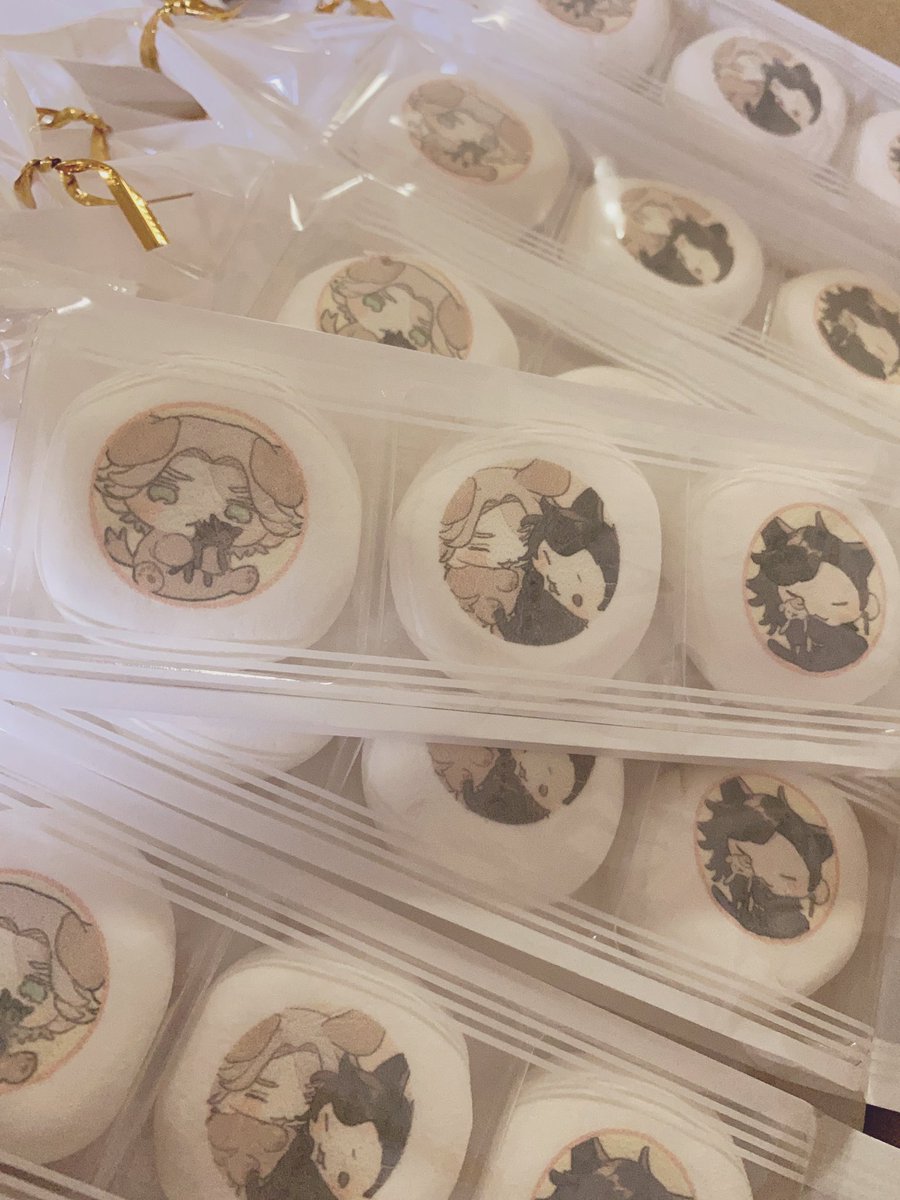 incc__anthology's tweet photo. 会場限定ノベルティが届きました❣️かわいいふたりのイラストがプリントされたチョコ入りマシュマロです✨️
こちらは会場限定・なくなり次第終了となりますので、あらかじめご了承ください🙇‍♀️ https://t.co/rK9iN6p9GP