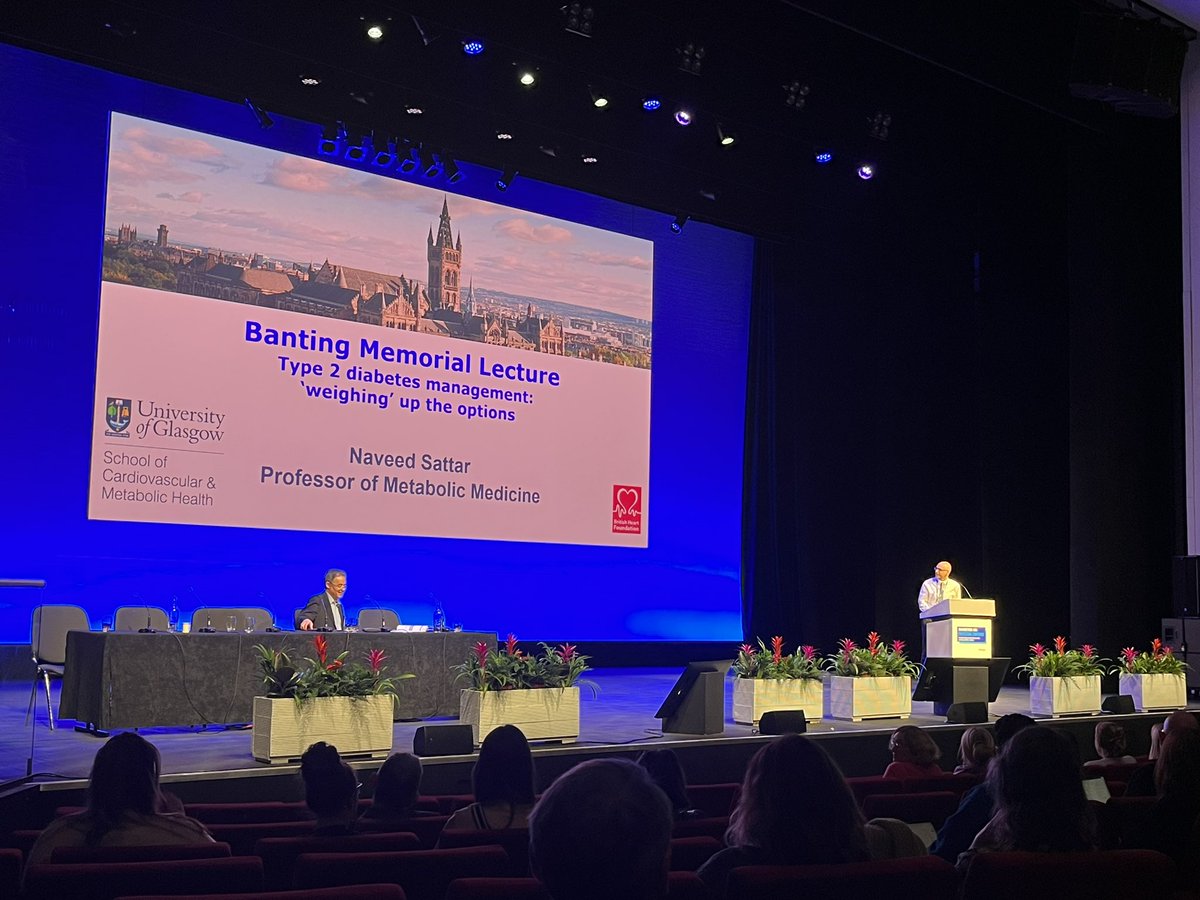 DUK_research's tweet photo. The first of #DUKPC’s prestigious named lectures is being given by Prof Naveed Sattar.
He’s discussing what we know about the impact of weight on #Type2Didabetes. And how we can capitalise on new tools, like low-calorie diets & weight loss drugs, to improve future care. https://t.co/K8gO0WENiR
